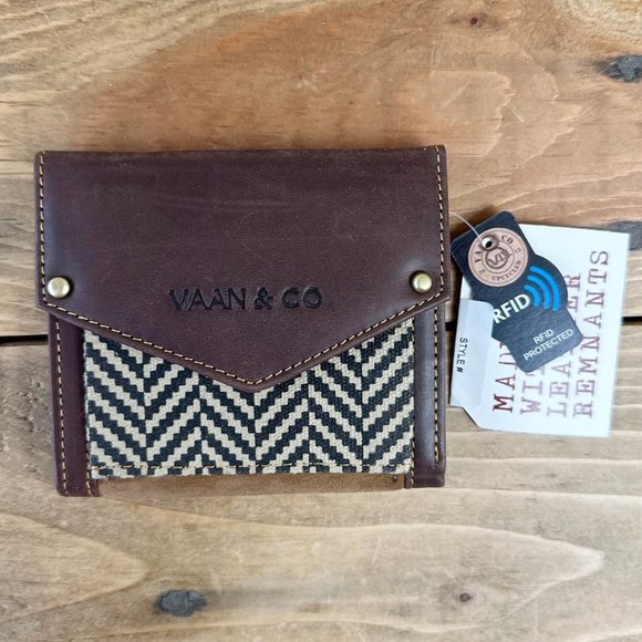 Vaan & Co RFID Foldover wallet Recycled Leather NWT - Picture 1 of 6